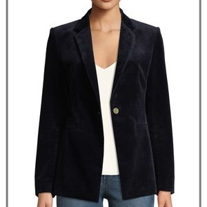 Theory navy blazer in a size 6. Good condition.